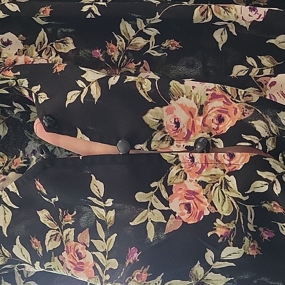 Sleeveless peplum blouse - Picture 3 of 4